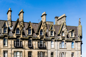Fototapeta na wymiar antique city building in Edinburgh, Scotland