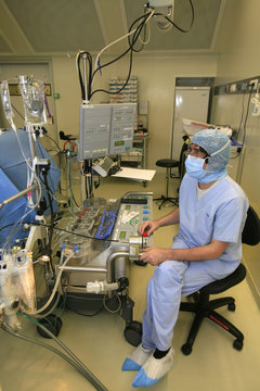EXTRACORPOREAL CIRCULATION