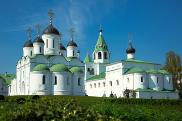 Fototapeta na wymiar two russian orthodox cathedrals