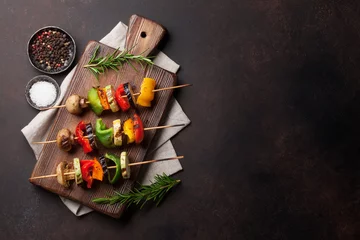 Photo sur Plexiglas Grill / Barbecue Grilled vegetables on cutting board