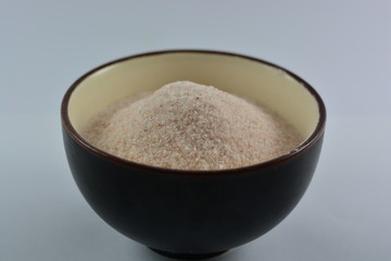 Pink himalayan salt in a bowl