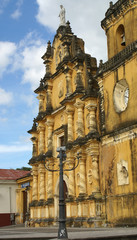 Fototapeta na wymiar La Recoleccion Kirche, Leon, Nicaragua