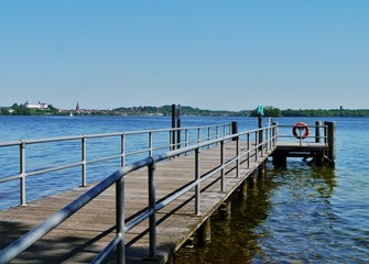 Anlegesteg auf der Prinzeninsel am Plöner See