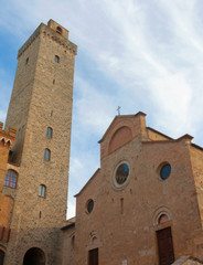 Fototapeta na wymiar Architecture of San Gimignano, small medieval village of Tuscany in the province of Siena.
