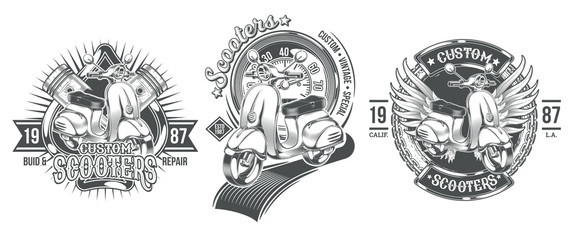 Obraz premium Zestaw wektor czarne odznaki vintage, emblematy z niestandardowym skuterem. Druk, szablon, element projektu reklamowego dla klubu motocyklowego, warsztat naprawy skuterów