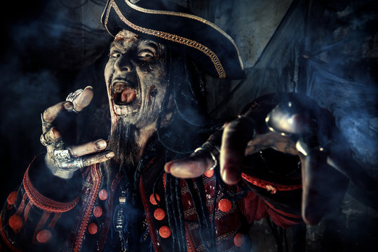 halloween dead pirate