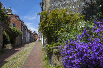 Keere Street in Lewes in the UK. © chrisdorney