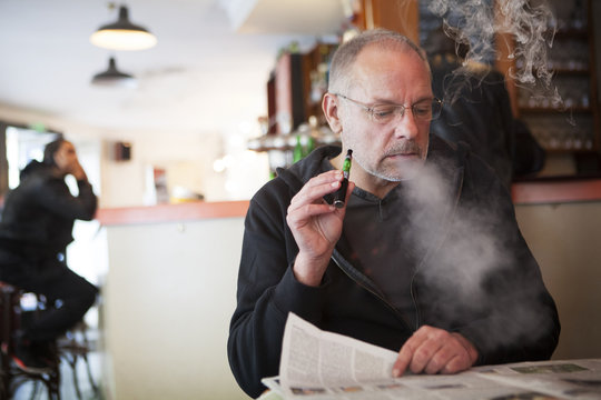 ELECTRONIC CIGARETTE