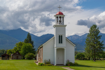 Fototapeta na wymiar Mountain chapel in Montana