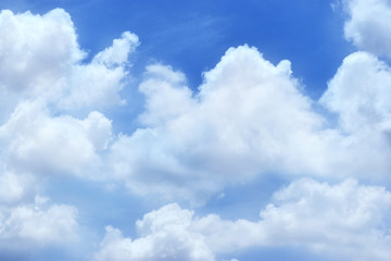 Obraz na płótnie Canvas Blue sky and white clouds on a beautiful day.