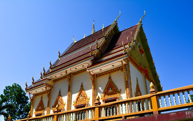 Fototapeta na wymiar Thai temple with blue sky
