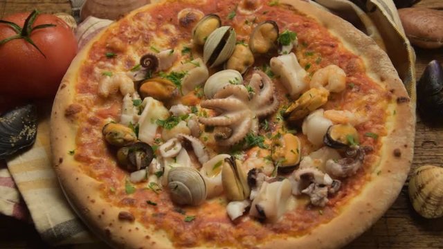 Pizza Пицца 比萨饼 พิซซ่า ピザ पिज़्ज़ा Պիցցա 피자 بيتزا Pica Video &Pi;ί&tau;&sigma;&alpha; פיצה ಪೀಟ್ಸಾ 