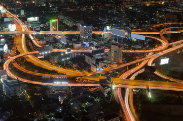 Fototapeta na wymiar Cityscape Bangkok skyline in middle,Thailand