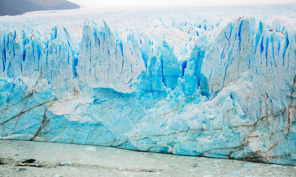 Vertical edge of glacier Perito Moreno