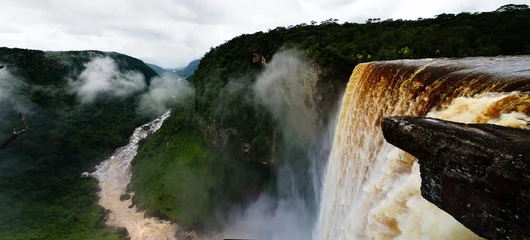 Foto op Plexiglas Kaieteur waterfall, one of the tallest falls in the world, potaro river Guyana © homocosmicos
