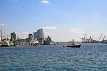 Fototapeta premium Hamburg port view with new Elbphilharmonie building
