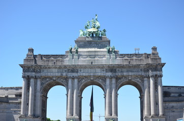 Fototapeta na wymiar Arc de triomphe du palais du Cinquantenaire - Bruxelles