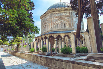 Suleymaniye Mosque Cemetery with tomb of sultan Suleyman - obrazy, fototapety, plakaty