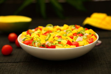 Spicy mango salsa salad 