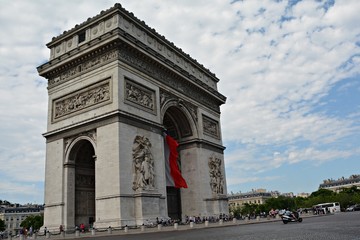 Fototapeta na wymiar Zafer Takı (Arc De Triomphe)