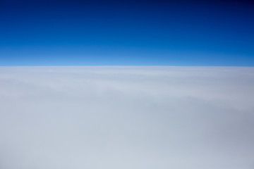 Au dessus des Nuages