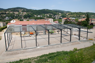 La carcasse de la future usine