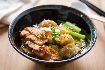 wonton soup with roast pork