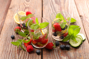summer water fruit,detox water infused with fruits