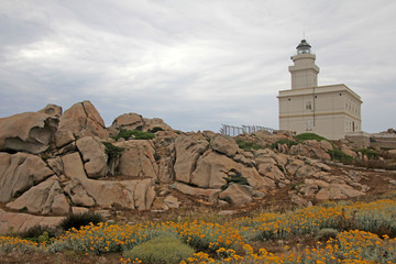 Fototapeta na wymiar Leuchtturm, Costa Paradiso, Sardinien, Italien 