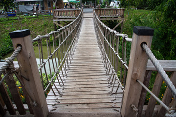 Rope suspension wooden bridge, horizontal
