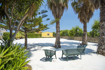 Distesa di sabbia bianca in villa al mare