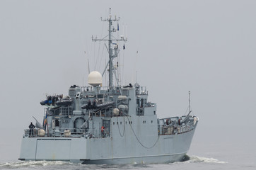 MINEHUNTER - Estonian warship sails into the sea © Wojciech Wrzesień