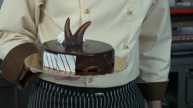 torta con cioccolato fondente
