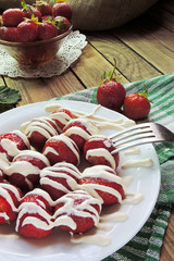 Strawberries in sour cream