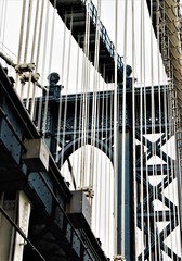 Manhattan Bridge-Pfeiler mit Tragkabeln