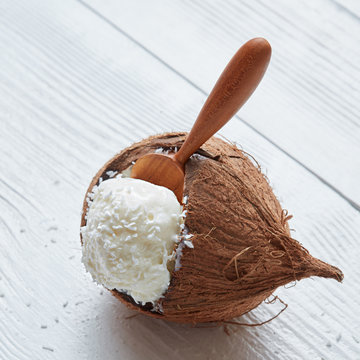 Delicious vanilla ice cream in coconut