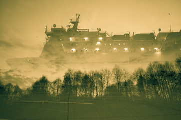 Statek w chmurach © Piotr