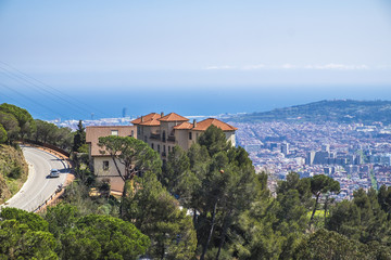 Fototapeta na wymiar Panoramic view of the Catalan capital from Tibidabo mountain