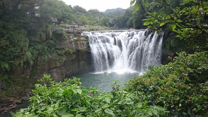 Fototapeta premium shifen waterfall