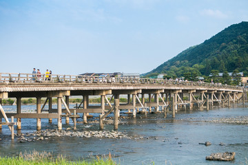 Fototapeta na wymiar 嵐山渡月橋