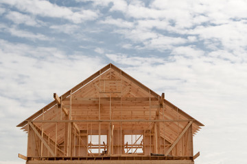 construction of the frame house against