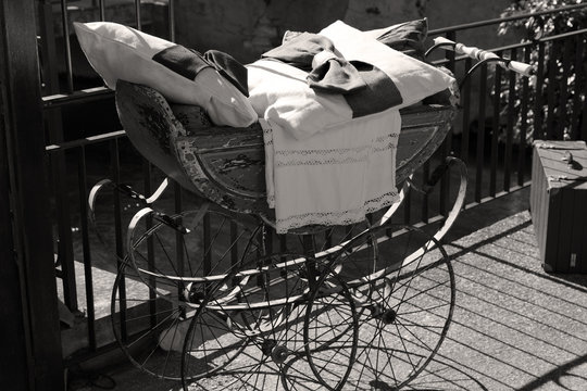 Vieux landeau pour bebe
