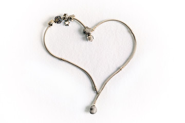 Women's jewelry, the symbol of the heart