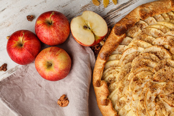 Step by step recipe for open apple pie with nuts