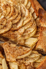 Step by step recipe for open apple pie with nuts