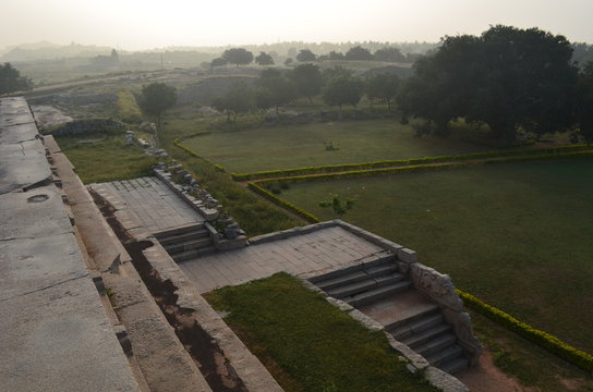piramyd valley