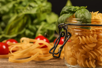 pâte basilic tomates