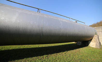 steel pipe for the transport of gas or oil in the laying stage