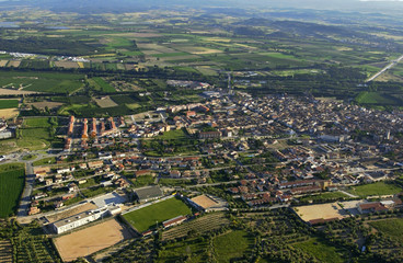 Fototapeta na wymiar Torroella de Montgri pueblo vista alzada en el alto Emporda de Girona Cataluña,España