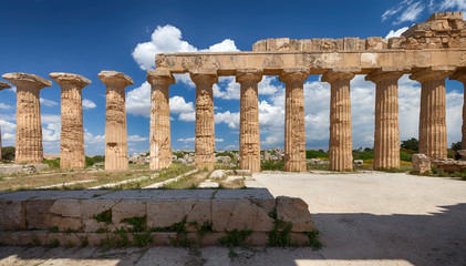 Fototapeta premium Ancient Greek temple in Selinunte, Sicily, Italy